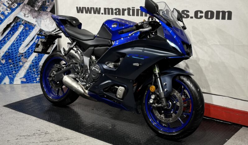YAMAHA R7